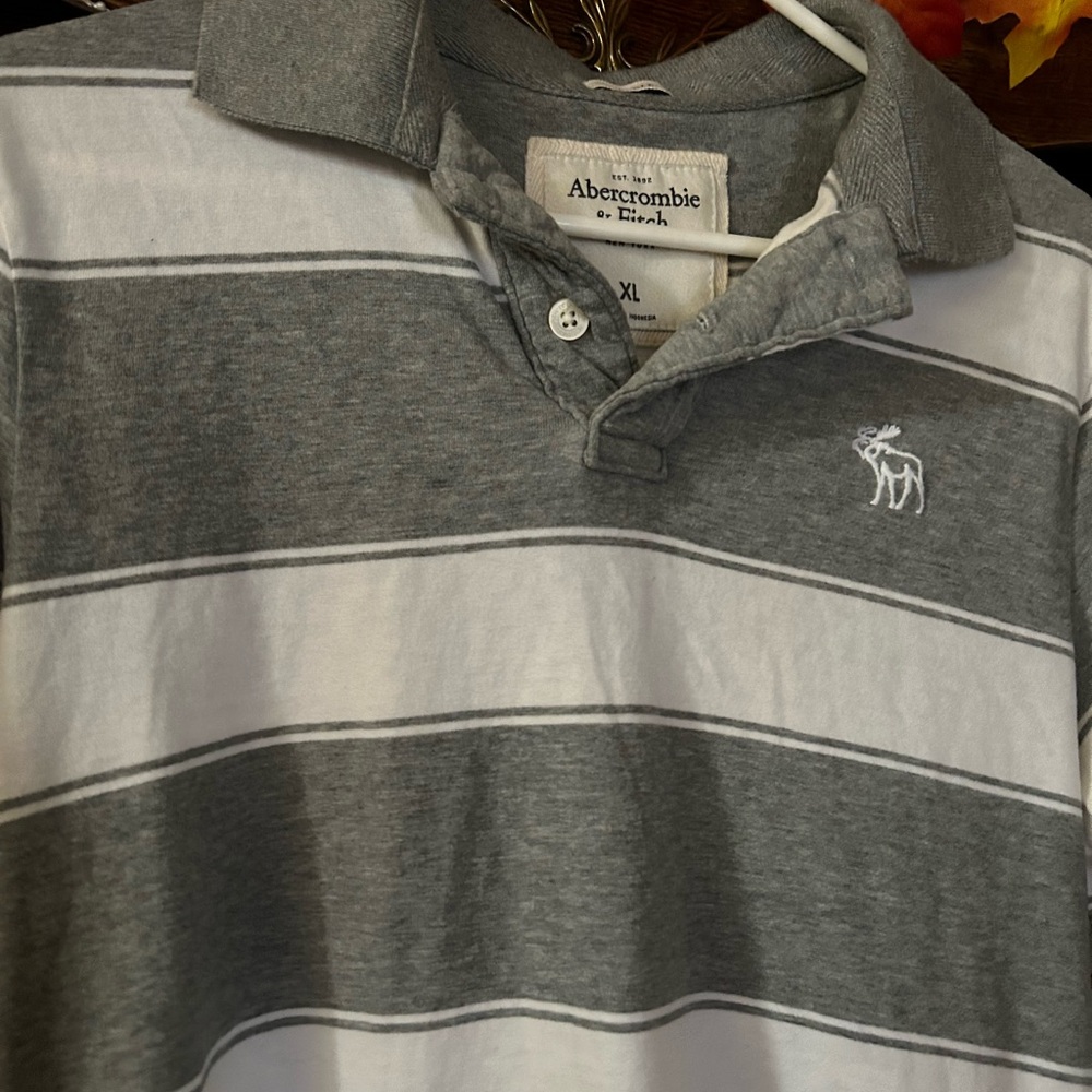 Men’s Abercrombie and fitch polo